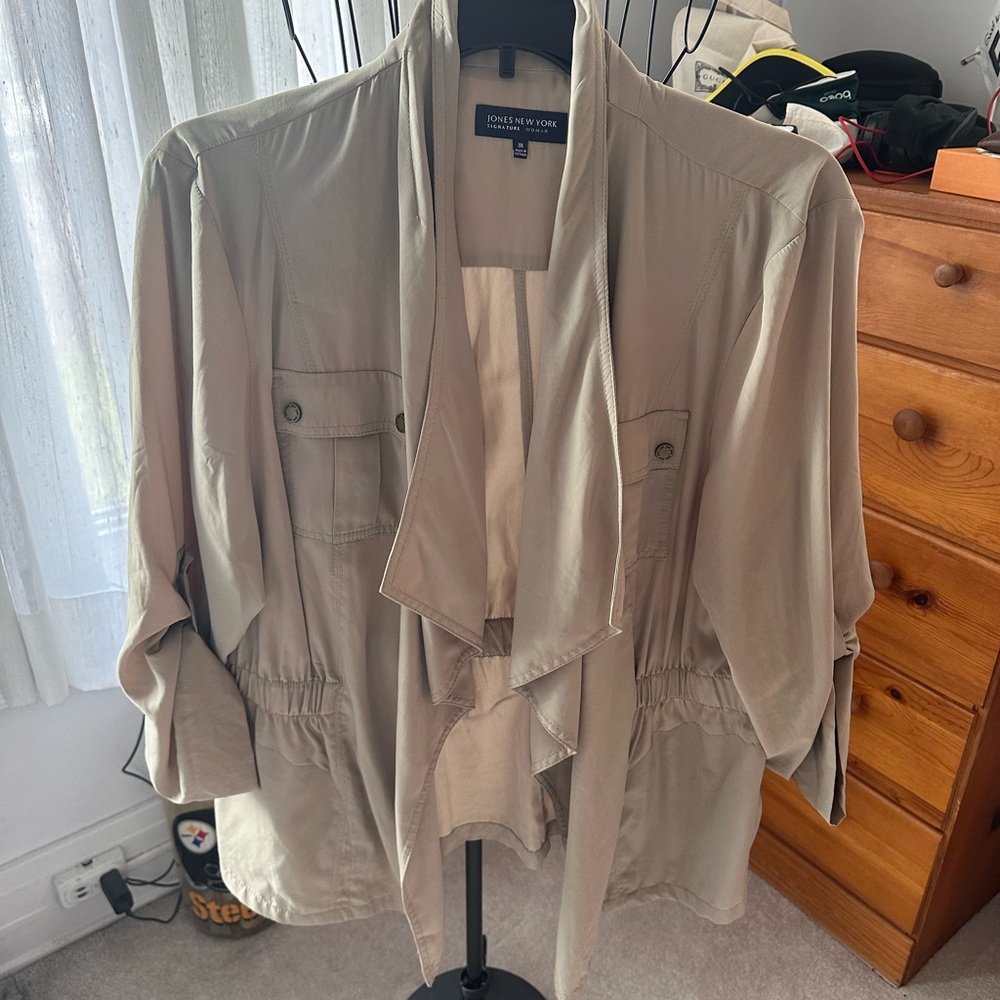 Lightweight jacket
